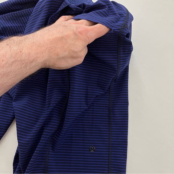 Lululemon Men’s Short 11” Athletic Shorts Size 30 - 32"  Striped Stretch Purple - Picture 9 of 15